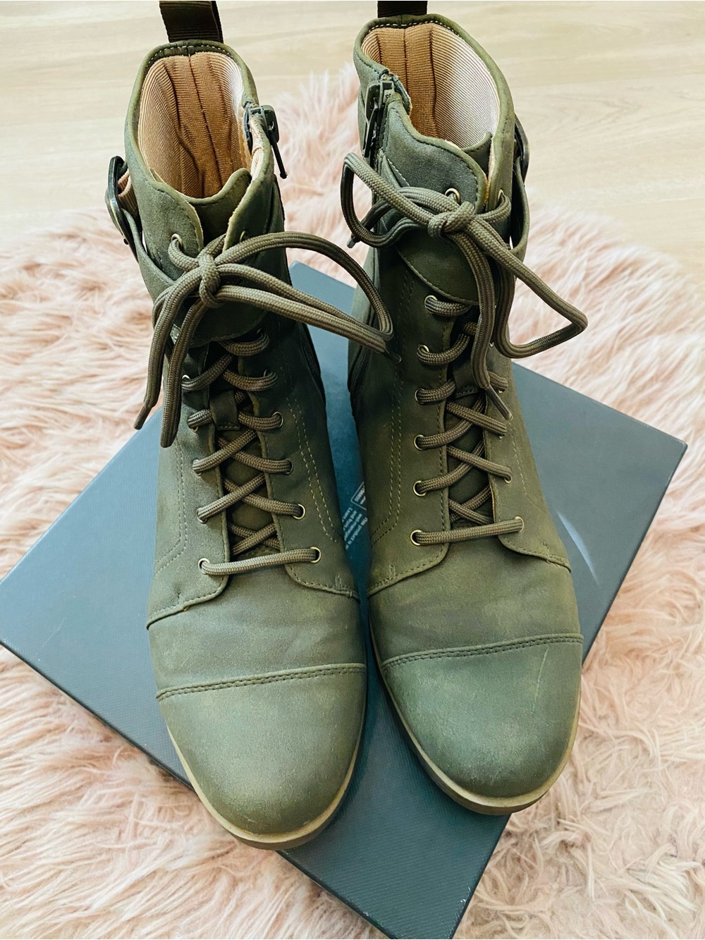 Life Stride Olive Green Lace-Up Women's Ankle Boots
